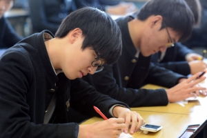 잇단 수능 문제 논란…“영어 문항, 학원 교재 그대로”