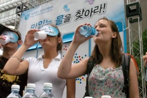 방금 마신 생수 믿을 수 있니?