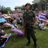 태국 반정부 시위대 한때 육군본부 점거… 비상사태 검토