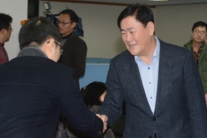 여 단독 상정·야 단독 심사 새해 예산안 처리 ‘치킨게임’