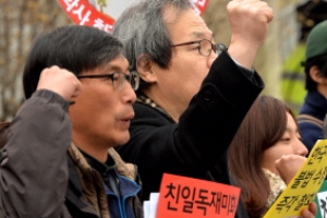 한국사 6종 집필진 “수정취소 소송” 교육부 “명령 거부땐 발행정지 검토”