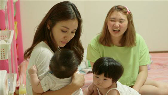 배우 고소영이 미혼모(일명 ‘싱글맘’)들의 이야기를 담은 MBC 나눔 특집 다큐멘터리 ‘엄마의 꿈’에 출연한다. MBC 제공
