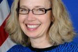 [피플 인 포커스] ‘탑 건’ 여주인공 실제 모델, 펜타곤 2인자 되다