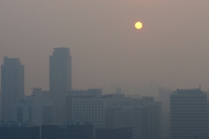 서울 하늘 덮은 중국발 고농도 미세먼지…오늘도 계속