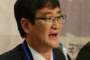 [北 장성택 실각설] 장성택 현재 평양 자택서 자숙… 김정일 2주기때 재등장할 수도