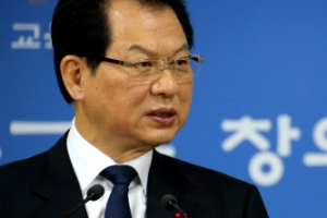 교육부, 한국사교과서 8종 수정안 최종 승인