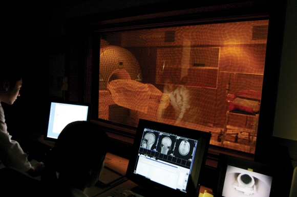 전신 암촬영 기기 PET-MRI의 모습.