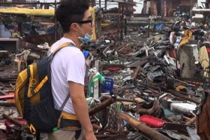 웃음기는 싹 뺐다… 필리핀 눈물 닦아준 개그맨 이재훈