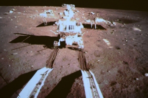 중국 ‘창어3호’ 세계 3번째 달 착륙…옥토끼 탐사활동 돌입