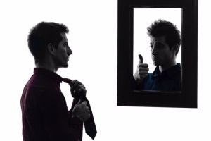 누군가 본다고 느낄 때 착한 척하죠, 왜 그럴까