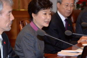 朴대통령 “적당한 타협 땐 미래 없다”