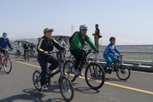 낙동강 따라 페달 밟으면 스트레스 싹~