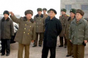 北 ‘先軍정치’로 U턴… 경제개혁 빨간불