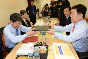 ‘국정원 개혁안’ 한밤 급물살… 31일 최종 담판