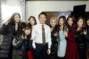 소녀시대 총리와 나 방문 인증샷, 대기실 ‘반짝반짝’ 안 온 멤버 보니..