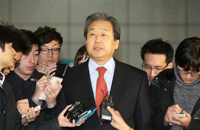 “정상회담 회의록 지라시에서 봤다” (김무성 새누리당 의원) 연합뉴스