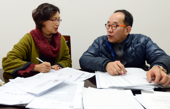 심사위원 채인선(왼쪽), 고정욱 동화 작가.