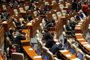 여야 ‘예산 끼워넣기’ 무차별 폭로전