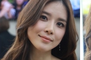 이보영 대기실, 어깨 드러내고 섹시미 발산 ‘쇄골까지 미인’