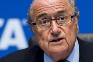 블래터 회장 “월드컵 준비 늦게 시작하더니 이 모양”