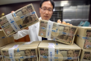 엔화 약세…구로다 日은행 총재 “금리 차원 추가 완화 가능”