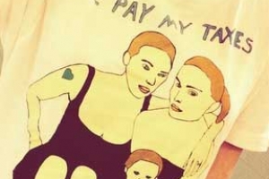 “모든 사랑은 평등해요” 마일리 사이러스 게이 지지 티셔츠 입고 ‘찰칵’