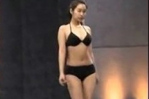 ‘롤챔스 여신’ 조은나래, 비키니 몸매 보니 ‘흠 잡을 데 없어’