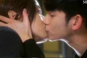 전지현 15초 요정 등극, 15초 교태로 ‘김수현 홀리다’ 결과는 키스