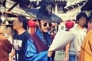 하지원 변장셀카, 또 남장? “콧수염까지 완벽 소화”