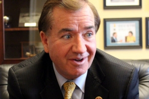 美하원 외교위원장 “아베 실수했다…역사에서 배워라”