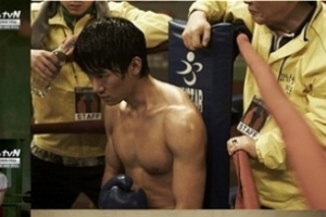 유연석 복근, 베이비 페이스+짐승남 식스팩 ‘만드는 비결은?’