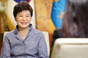 “日 지도자들 진정성 의심 언행 자제를”