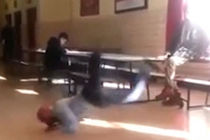 현란한 브레이크댄스 추는 50대 선생님 화제