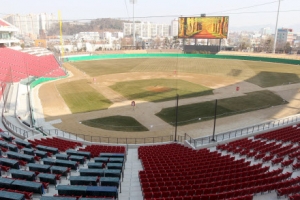 개장 앞둔 광주 새 야구장 “관중 속으로”