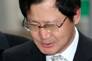 ‘배임 혐의’ 박찬구 금호석유화학 회장 집행유예