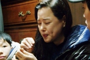 이하늬 누에고치 빙의 “심각한데 웃음터져”