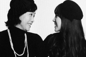 태연 어머니 화보 공개 “태연의 현재와 미래?” 붕어빵 미모