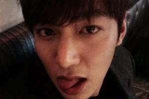 이민호 메롱 셀카, 혀 반 꼬고 고난도 기술 ‘섹시 폭발’