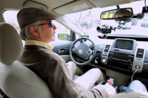 볼 수 없어도 깜빡 졸아도 똑똑한 차는 안전하게 달린다