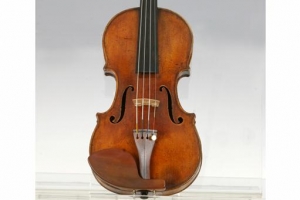 스타 연주자 손때 묻은 명품 악기 다 있네 45억 ‘클래식 수장고’