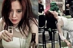 만취한 여배우들? 송지효 ‘공중부양’VS전지현 ‘총 맞은 것처럼’