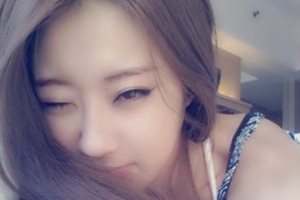 경리 침대셀카, 이정도 몸매는 돼야 침대 셀카 찍지 ‘경악’