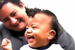 청각장애아, 치료후 난생 처음 엄마 목소리 듣더니…