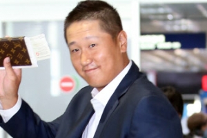 소프트뱅크 입단 이대호 “홈런 30개 치고 싶다”