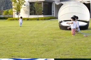 이영애 집, 마당 있는 집 부러워 ‘이영애 판박이 쌍둥이도 공개’