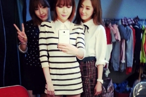 현아 거울 셀카, ‘하의실종’ 초미니 각선미 과시