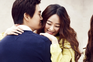 연예계 잉꼬부부 김효진 유지태 화보, 애정 넘치는 눈빛