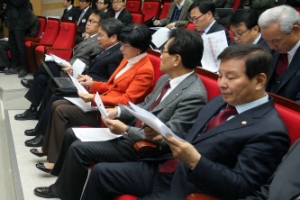 정무위 국조팀, 카드사 현장검증…사후대책 미흡 질타