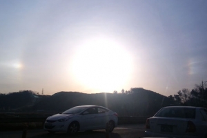 안산에 뜬 태양 3개? 희귀 환일현상 포착