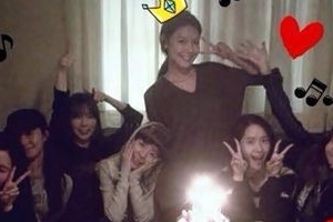 소녀시대 수영 생일파티, 9명 완전체 ‘의리 과시’ 민낯도 여신